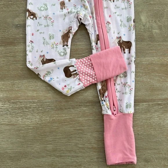Angel Dear Bamboo Convertible Romper Watercolor Ponies 6-12 months - Picture 4 of 4